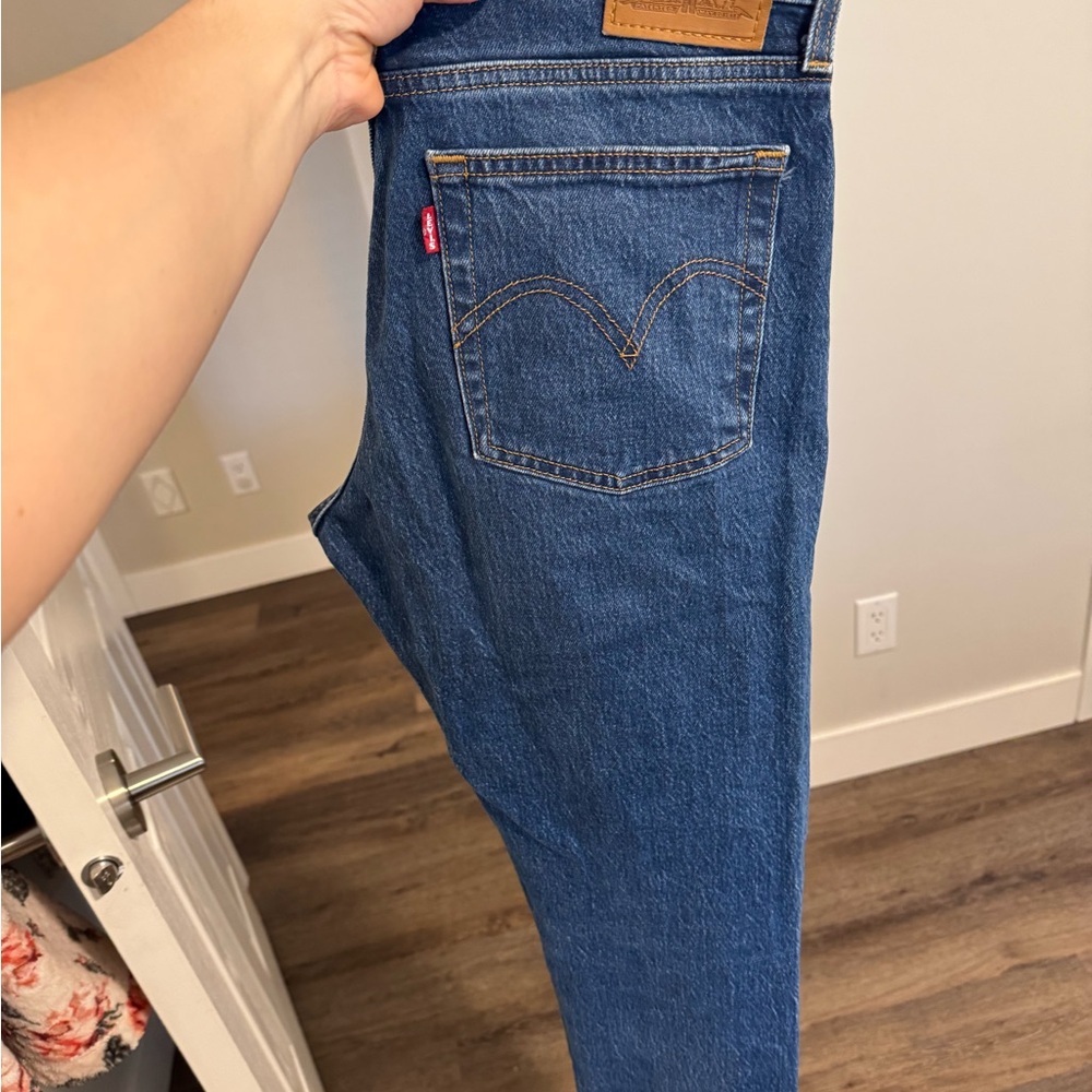 Levi's Wedgie Straight Women's Blue Jeans